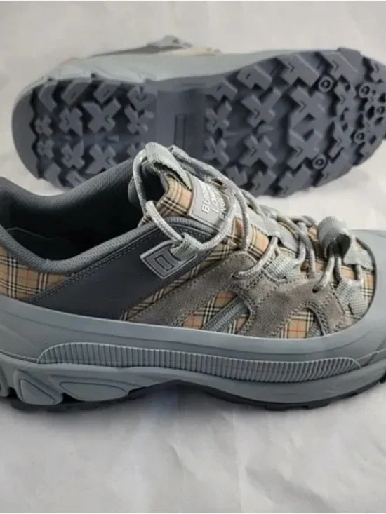 Burberry Men’s BURBERRY
ARTHUR SNEAKERS
STYLE: M STORY
ITEM NUMBER: 80438641003 - Picture 2 of 8